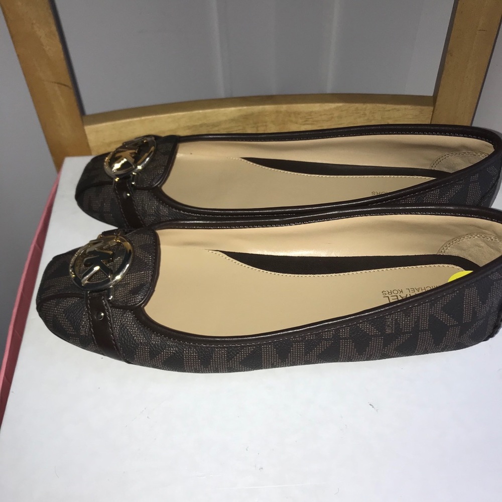 Michael kors shoes - Picture 7 of 8